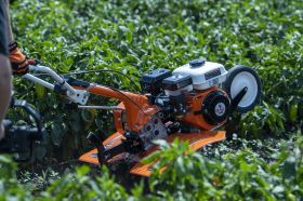 Motosapa DAC 7000 ACC3 + roti cauciuc 4.00-8+rarita+plug+adaptor+dispozitiv scos cartofi+roti metalice 400 fara manicot+cultivator 7CP