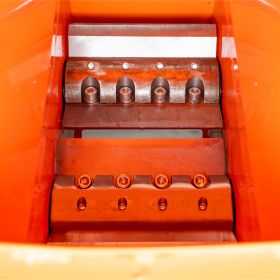 Tocator de crengi si resturi vegetale  RURIS STB 800 9 CP 