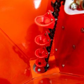 Dispozitiv de plantat si fertilizat cartofi