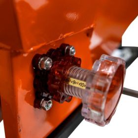 Dispozitiv de plantat si fertilizat cartofi