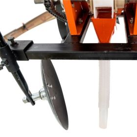 Dispozitiv de plantat si fertilizat cartofi